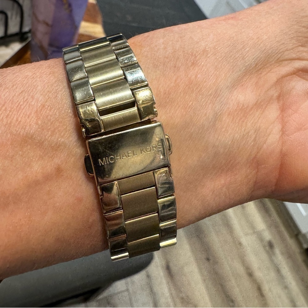 Michael Kors gold watch diamond style outer circle, stainless steel MK6356. - Picture 4 of 10